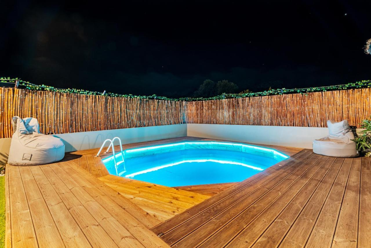Cozy House With Pool Near Beach Gazi Kültér fotó