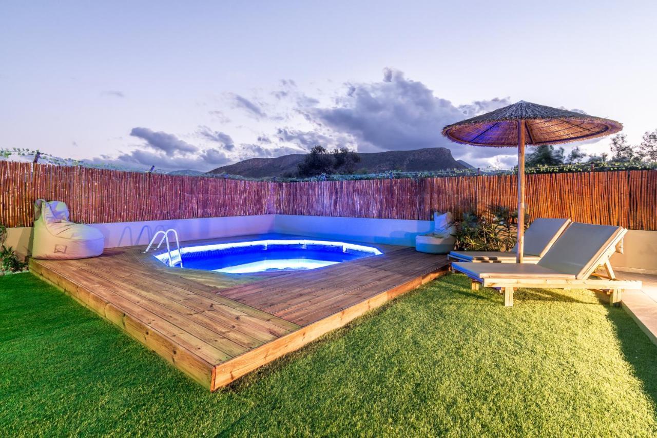 Cozy House With Pool Near Beach Gazi Kültér fotó