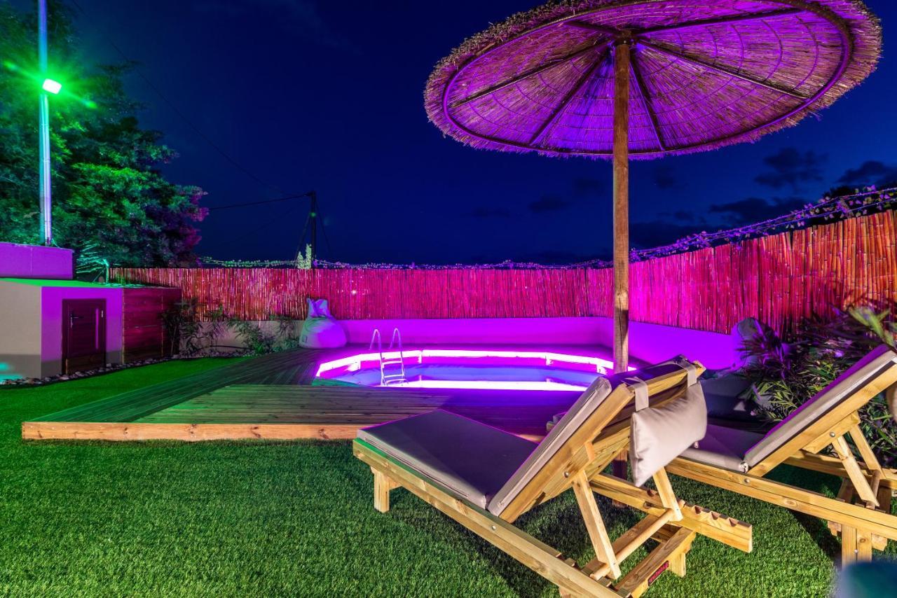 Cozy House With Pool Near Beach Gazi Kültér fotó